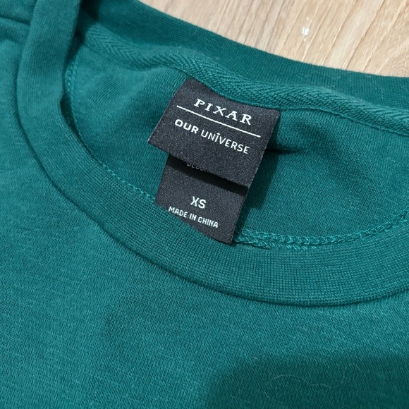 Disney Pixar Brave Oversized Embroidered Green Bear Crewneck size XS - Picture 3 of 4